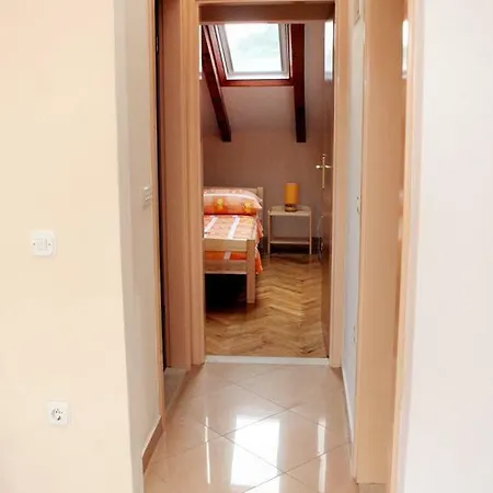 4353b Apartment Lumbarda
